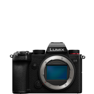 Lumix DC-S5