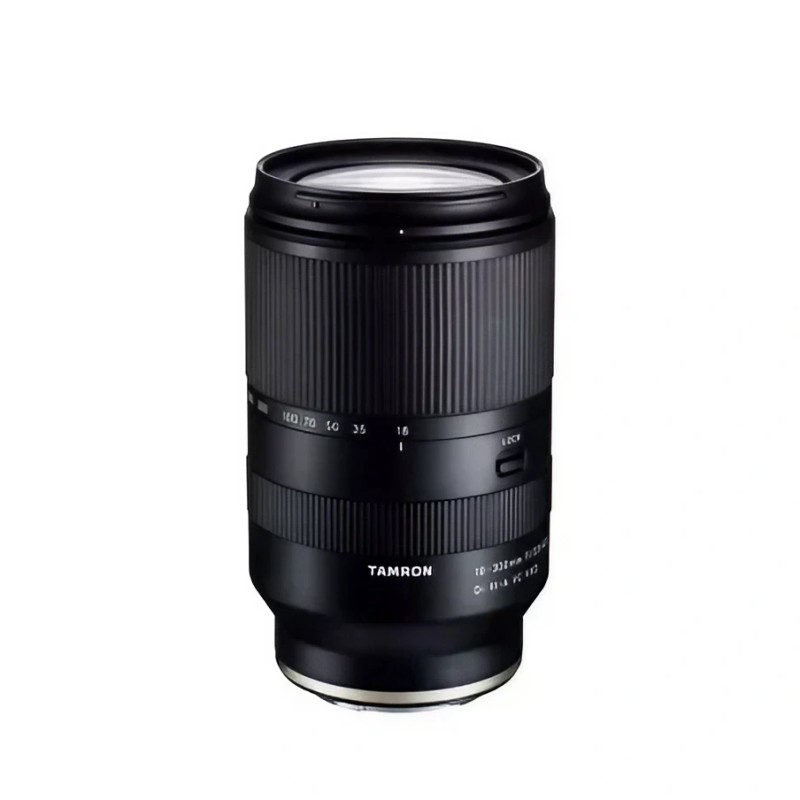 18-300 F3.5-6.3 DI III-A VXD