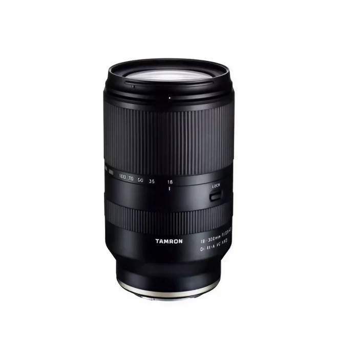 18-300 F3.5-6.3 DI III-A VXD