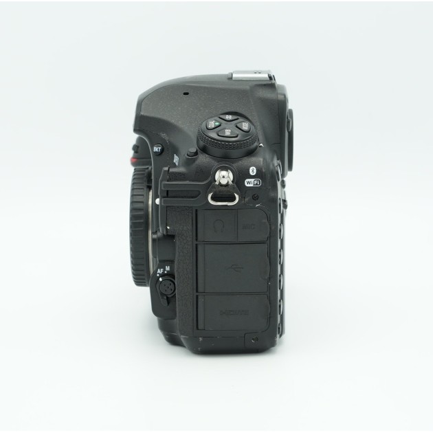 NIKON D850