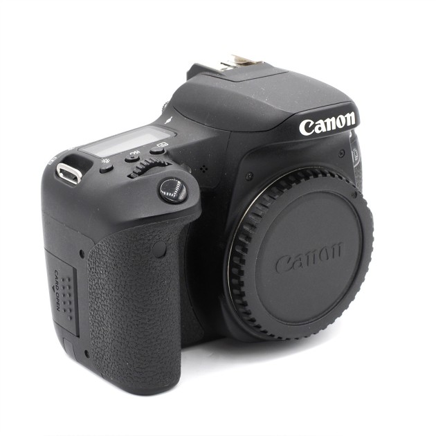 CANON EOS 77D