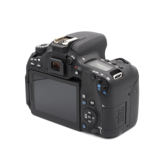 CANON EOS 77D