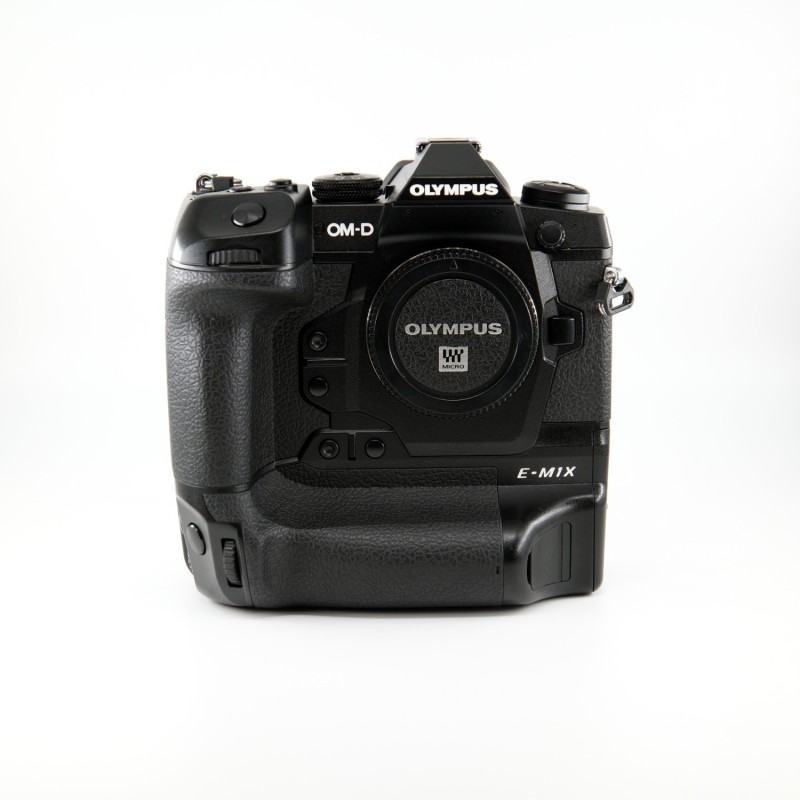 OLYMPUS OM-D E-M1X