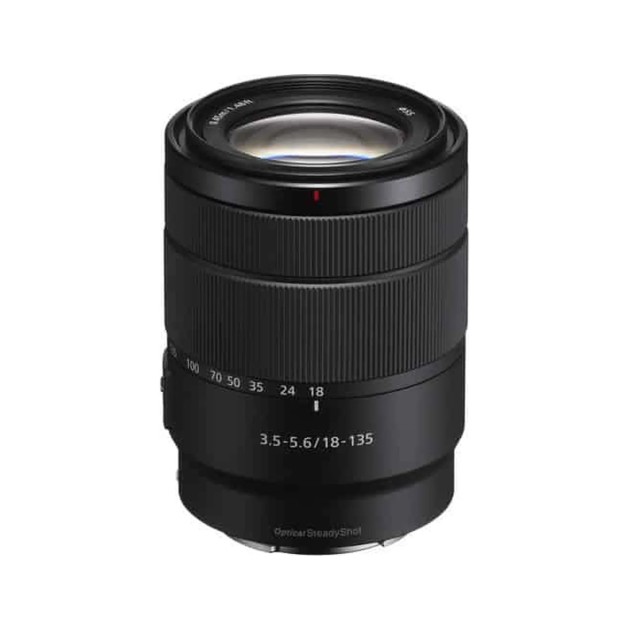 Sony E 18-135mm f/3.5-5.6 OSS | Objectif zoom APS-C stabilisé
