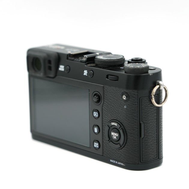 Fujifilm X100F +POIGNEE + HOUSSE - Compact et Bridge occasion - Concept Store Photo