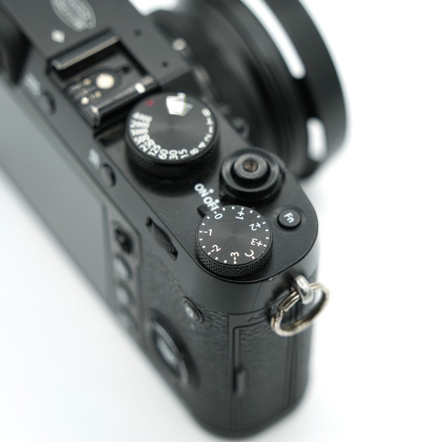 Fujifilm X100F +POIGNEE + HOUSSE - Compact et Bridge occasion - Concept Store Photo