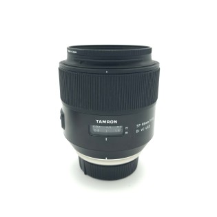 Tamron 85 F1.8 SP VC pour Nikon - Objectifs occasion - Concept Store Photo