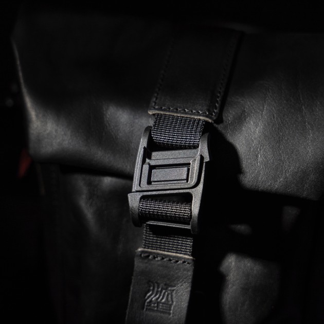 Sac photo bandoulière Wotancraft Pilot 2L Black Leather