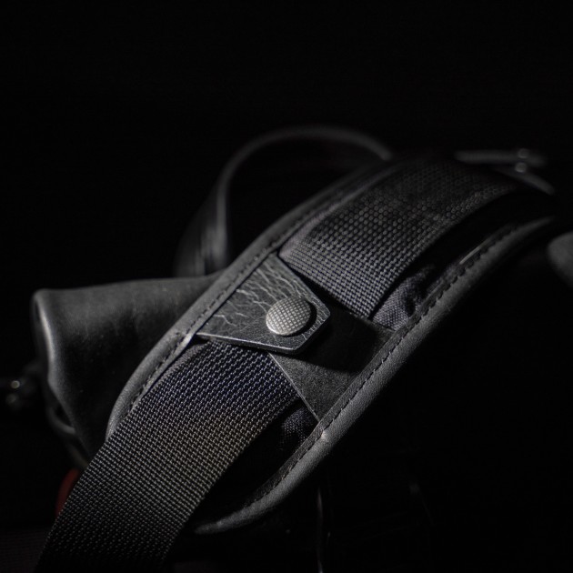Sac photo bandoulière Wotancraft Pilot 2L Black Leather