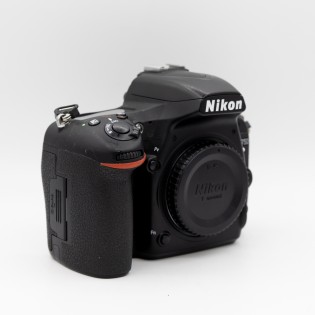 NIKON D750