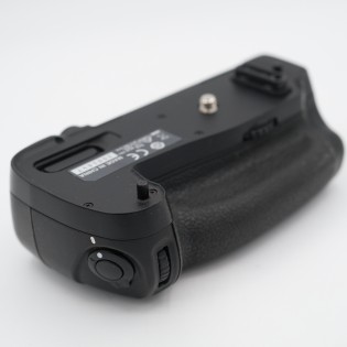 NIKON GRIP MBD16 pour D750 d'occasion | Concept Store Photo