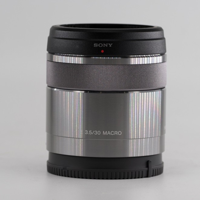 Sony E 30 F3.5 MACRO SILVER - Objectifs occasion - Concept Store Photo
