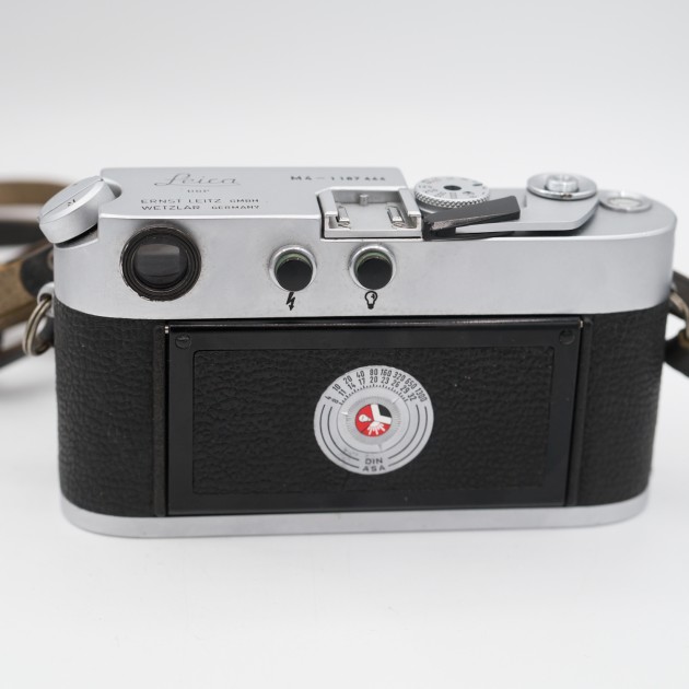 LEICA M4 SILVER d'occasion | Concept Store Photo