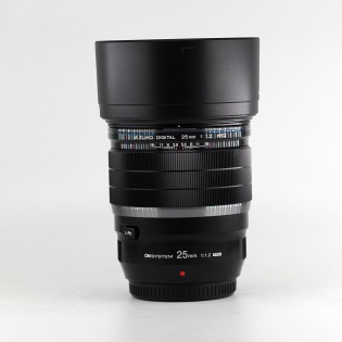 OLYMPUS 25 F1.2 PRO d'occasion | Concept Store Photo