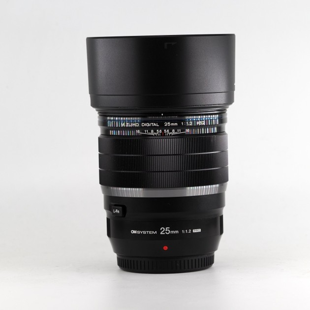 OLYMPUS 25 F1.2 PRO d'occasion | Concept Store Photo