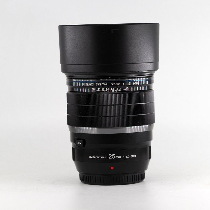 OLYMPUS 25 F1.2 PRO d'occasion | Concept Store Photo