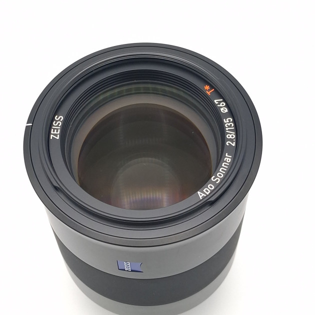 ZEISS BATIS 135 F2.8 SONY FE d'occasion | Concept Store Photo