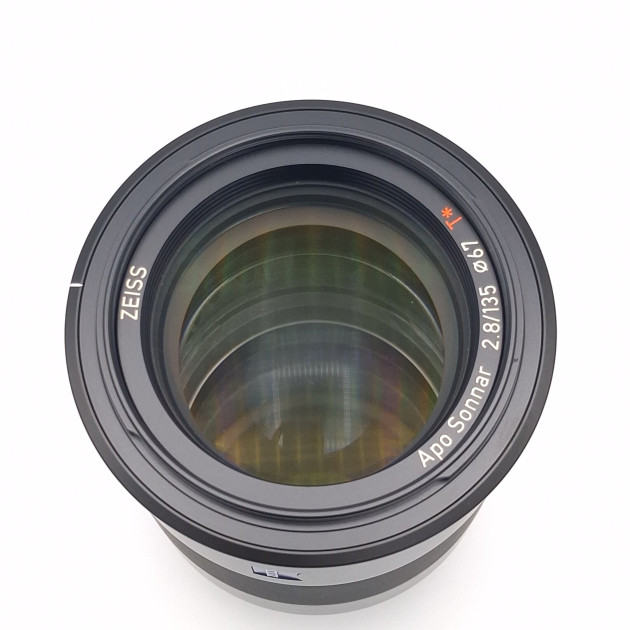 ZEISS BATIS 135 F2.8 SONY FE d'occasion | Concept Store Photo