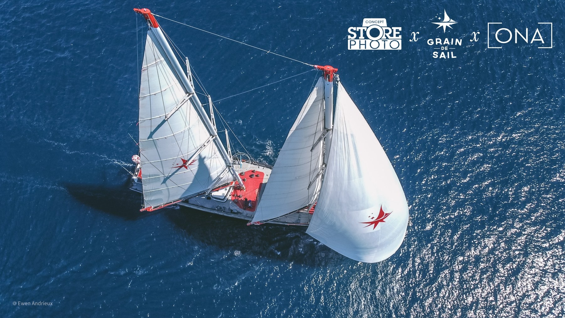 Concept Store Photo, Grain de Sail et ONA : sacs acheminés à la voile, le voilier cargo Grain de Sail II en Atlantique